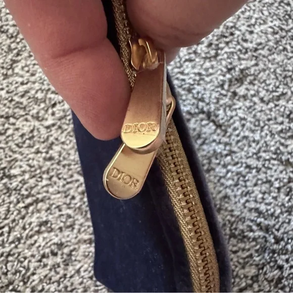 Christian Dior velvet blue zip pouch - Picture 5 of 7